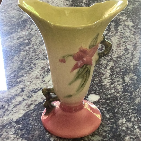 Hull Other - Hull pottery 7.5 in H Woodland vase